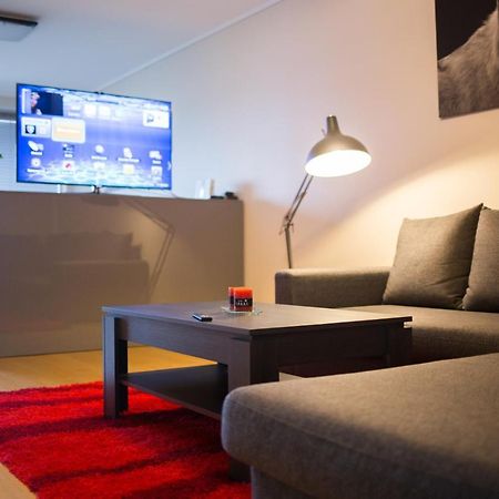City Center Apartment Aida Pärnu Buitenkant foto